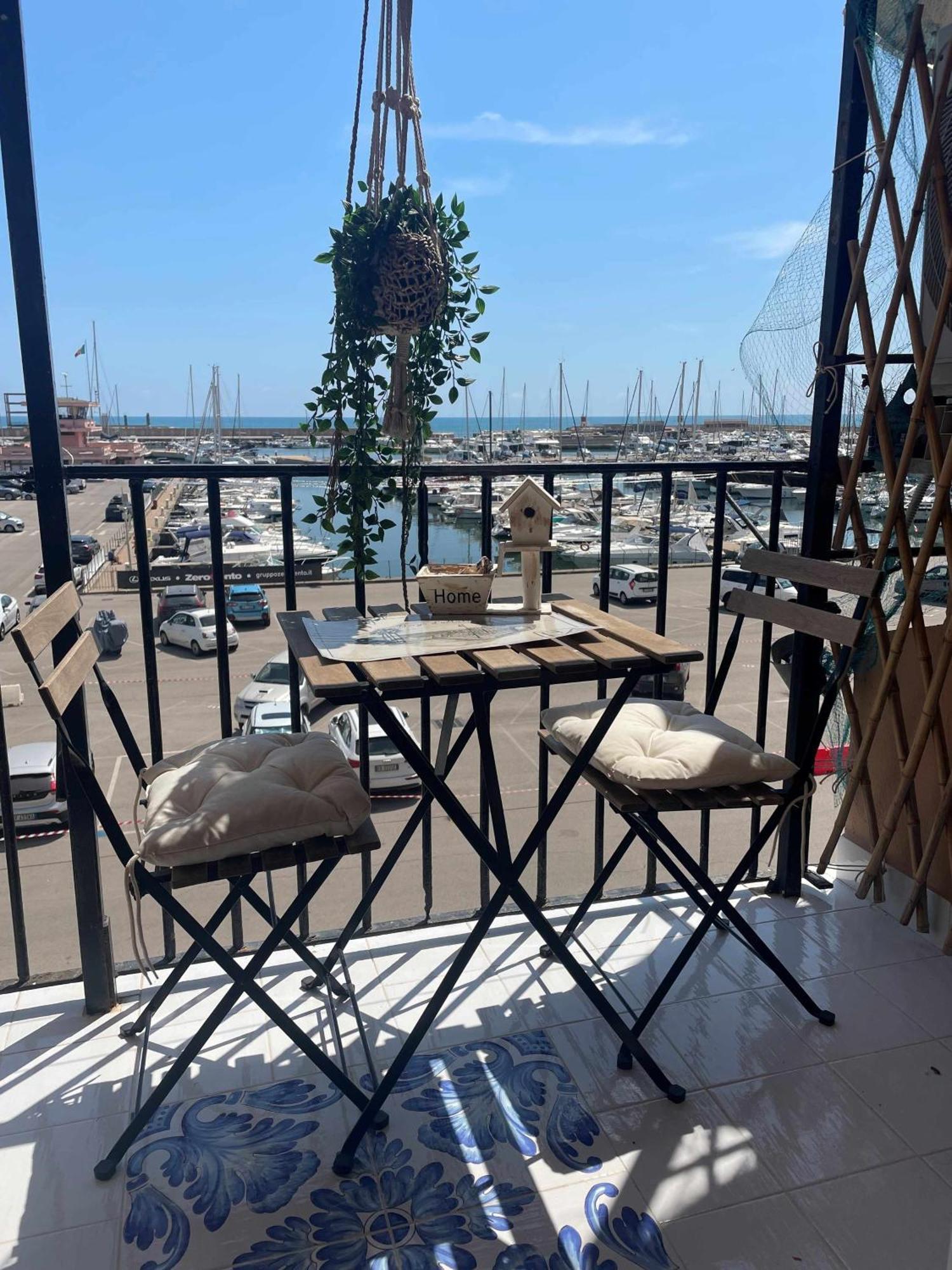 Ferienwohnung Borgo Damare Nettuno Vista Mare Exterior foto